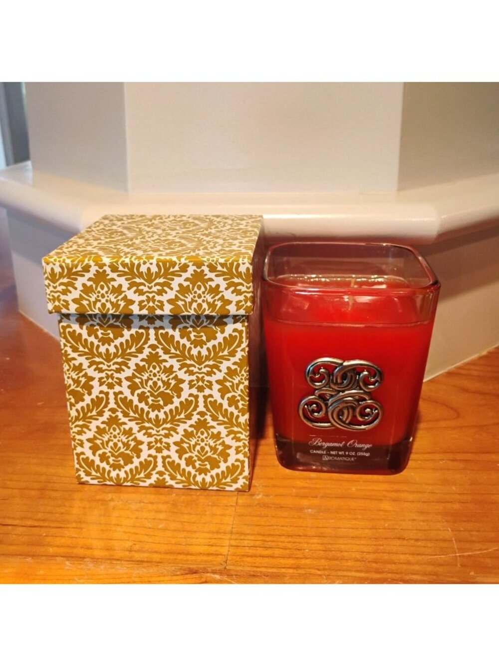 NEW Aromatique Bergamot Orange 9 oz Candle in Glass Decorative Cube w/Gift Box
